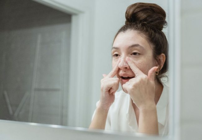 Как да чистите лицето си – трие ли го правилно?