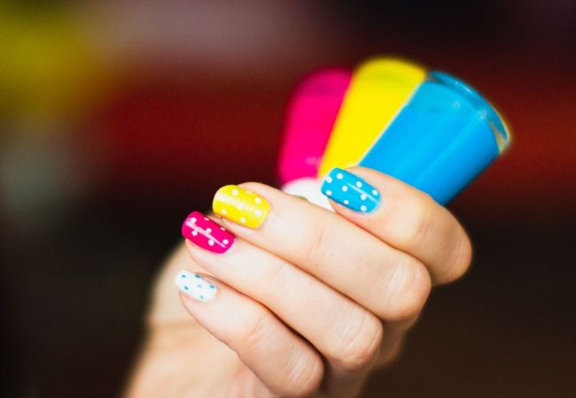 Как да изберем перфектния цвят за лак за нокти?